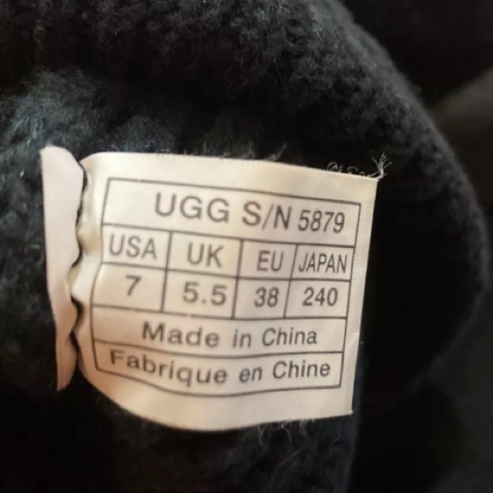 UGG Austrailia s/n 5879 Cardy Argyle Midcalf Black Knit Boot sz 7 - Picture 6 of 6